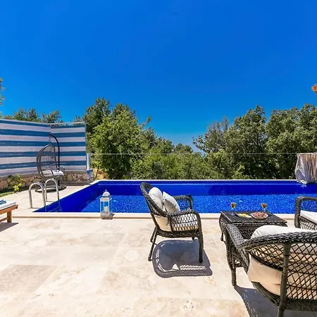 Islamlar Sleeps 2 With Pool Air Con And Wifi *