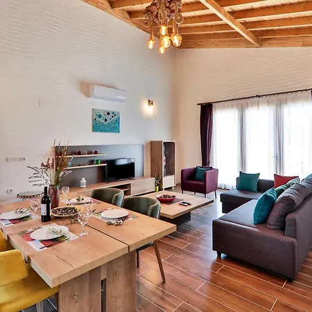 Willa Islamlar Sleeps 2 With Pool Air Con And Wifi *
